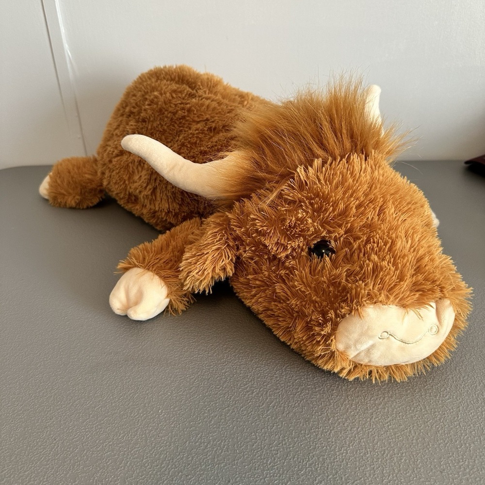 Highland Cow Plush Stuffed Animal Brown Shaggy Scottish Bull with Red Heart 22"‎